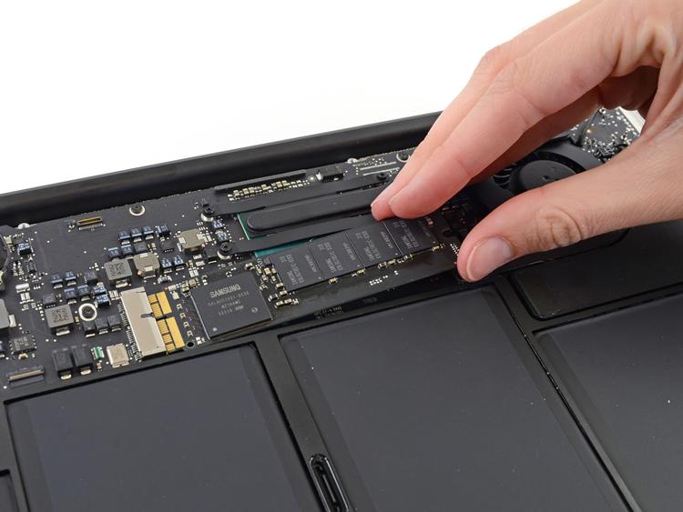 Comment remplacer le disque dur d'un MacBook Pro par un SSD ?